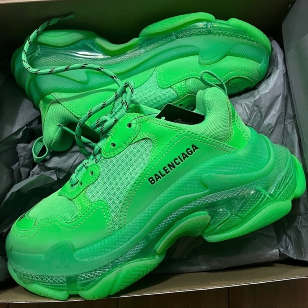 Balenciaga triple S sneakers!